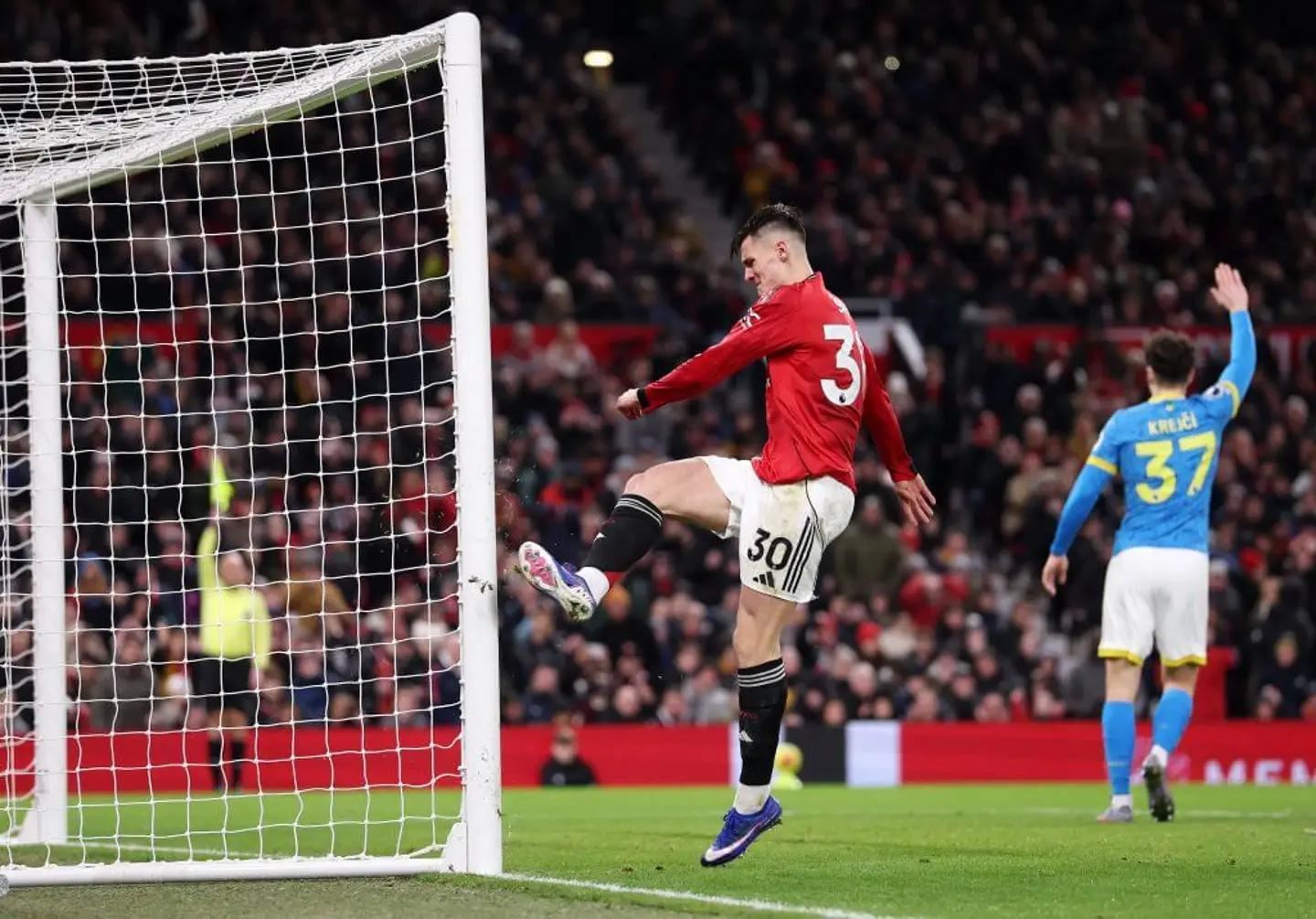  TA：领先也难以掌控比赛，曼联再次暴露破解密集防守的短板